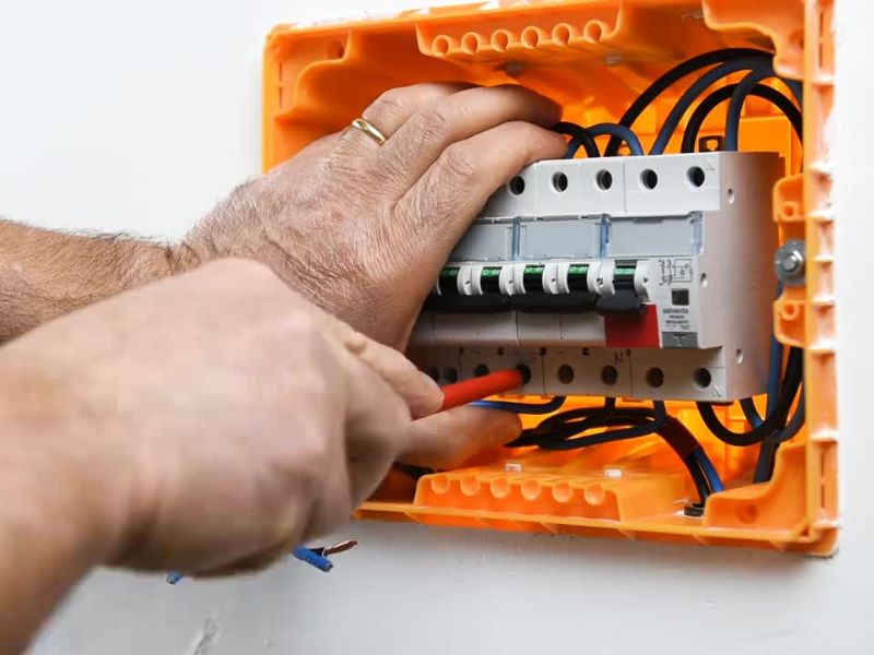 Osnovne komponente za kućne instalacije ključne su za bezbednost, funkcionalnost i uštedu.