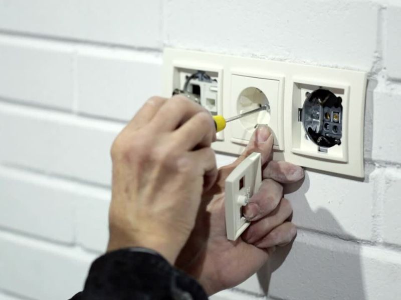 Utičnice i prekidači su najčešće, važne za sigurnost, dugotrajnost i udobnost u kućnim instalacijama.
