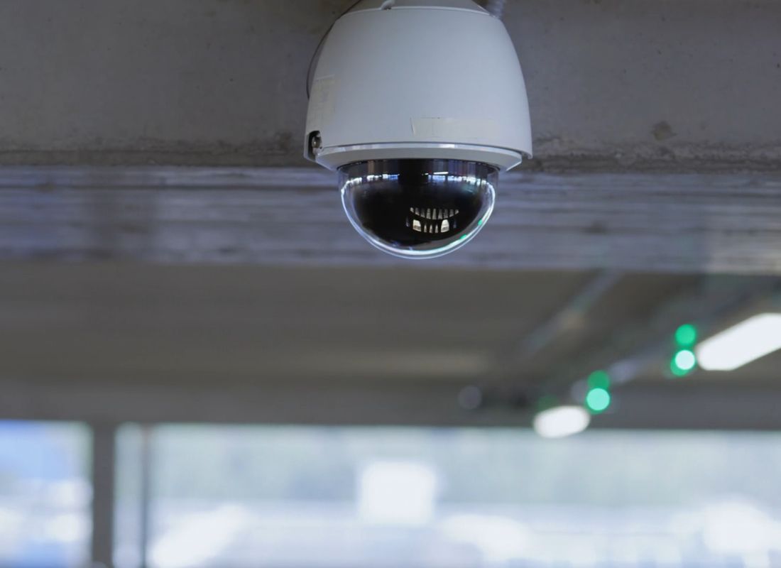 prikaz pametnog video nadzora na zidu