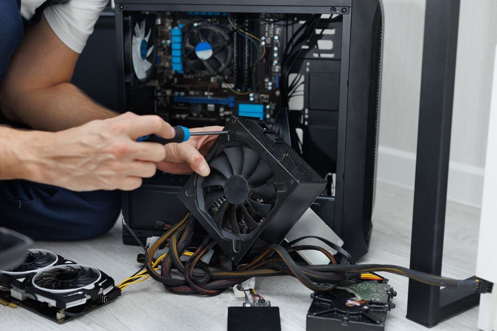 Sastavljanje gaming računara i ugradnja napajanja u PC kućište